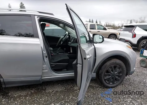 2017 Toyota Rav4 Le z USA, uszkodzony, nr VIN 2T3BFREV5HW569322